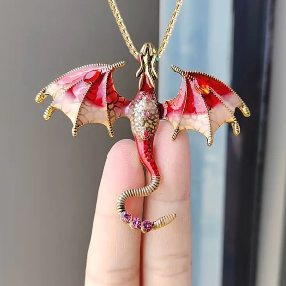 ✨Betsey Johnson Dragon Blaze Charm Necklace - Picture 6 of 6